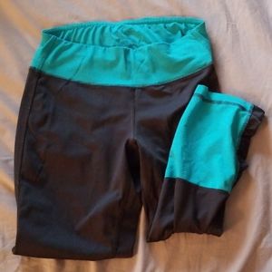 Capri compression athletic pants